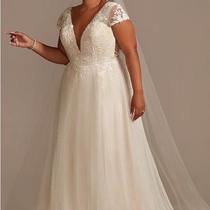 Oleg Cassini Pearl and Tulle Ivory wedding Dress